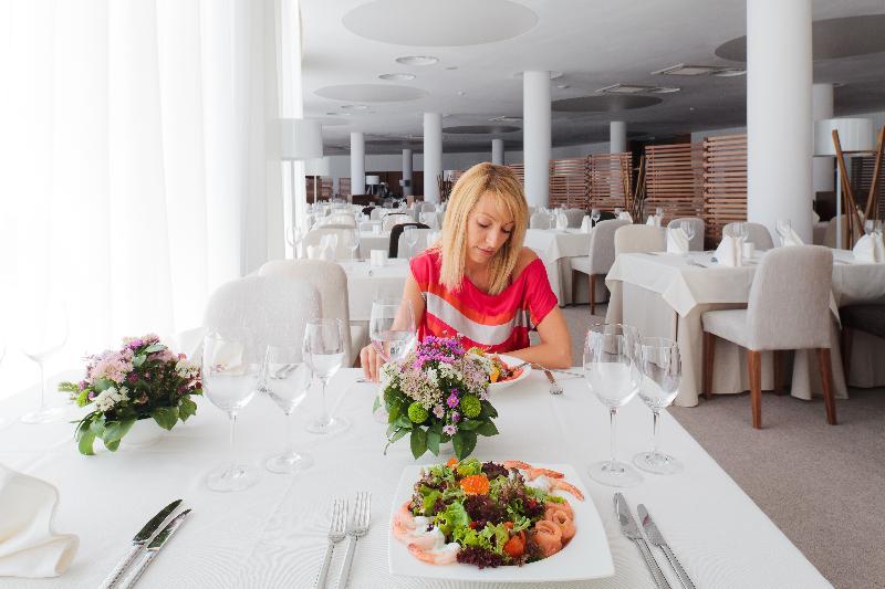 Lighthouse Golf & Spa Apartments Baltsjik Buitenkant foto